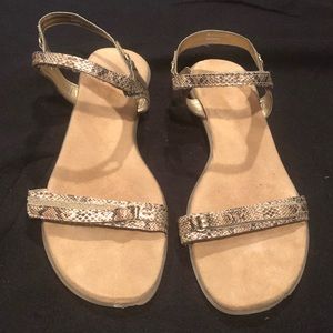 Easy Spirit 10M snakeprint sandals-mint condition